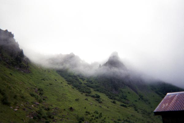 Extrait de la série « J'ai appris dans les Alpes » : Abondance, Brume