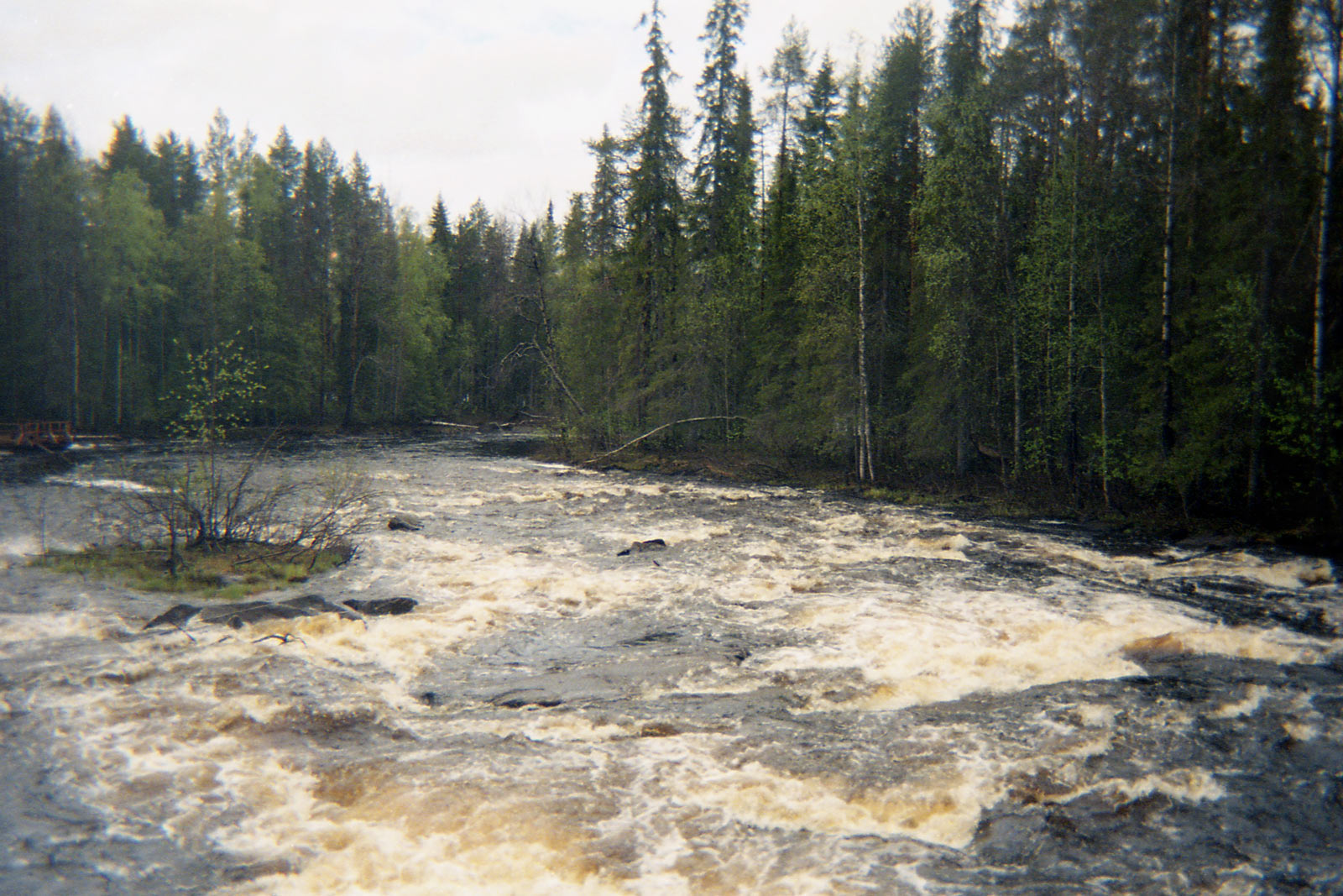 Extrait de la série « Possibilité de mémoire » : Finlande, Rivière